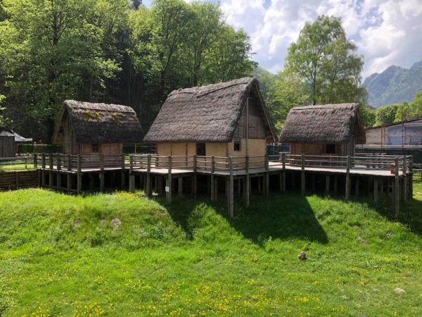 Bronze Age houses in Moliana